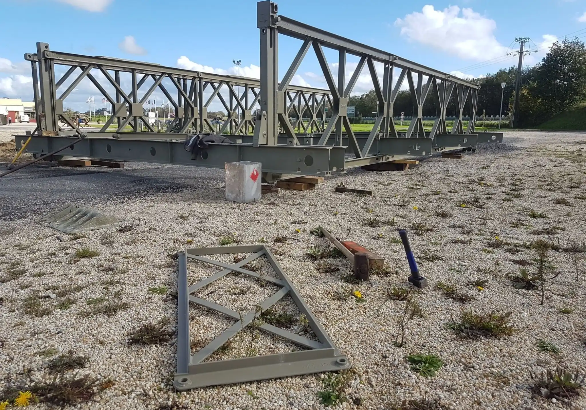 Le pont Bailey en cours de remontage en octobre 2020 Le pont Bailey en cours de remontage en octobre 2020