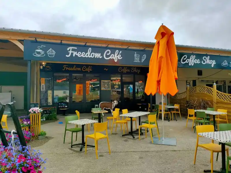 Freedom café