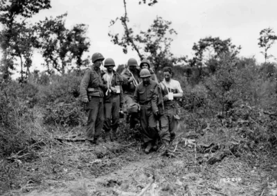 Blessés américains en périphérie de la Haye-du-Puits pendant la Guerre des haies