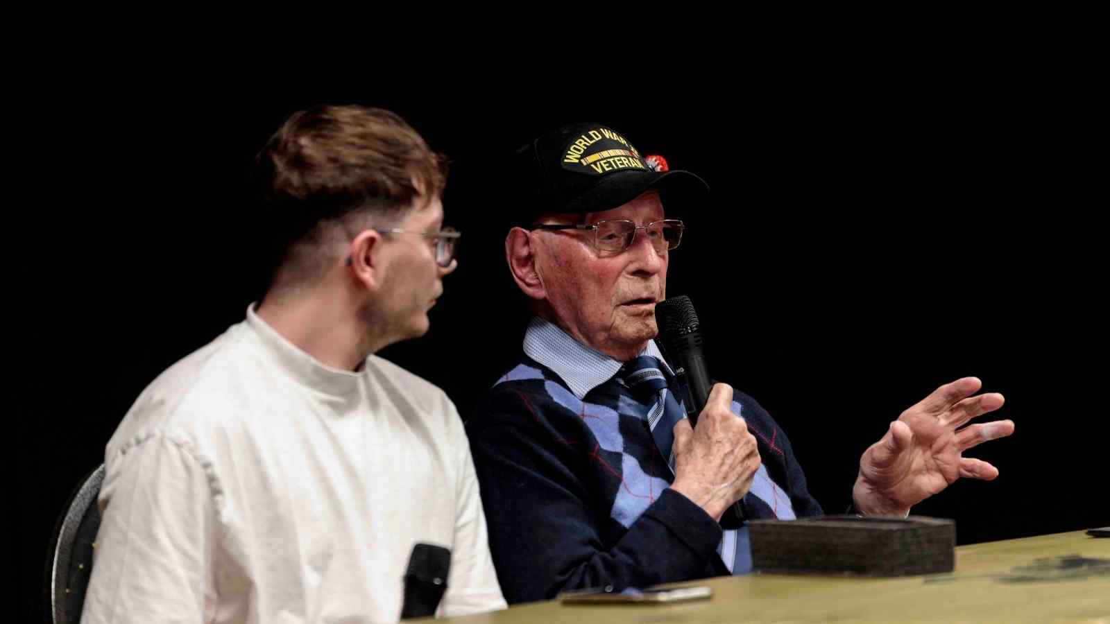 Jean Turco, vétéran de la Seconde Guerre mondiale et doyen des Français Jean Turco, vétéran de la Seconde Guerre mondiale et doyen des Français