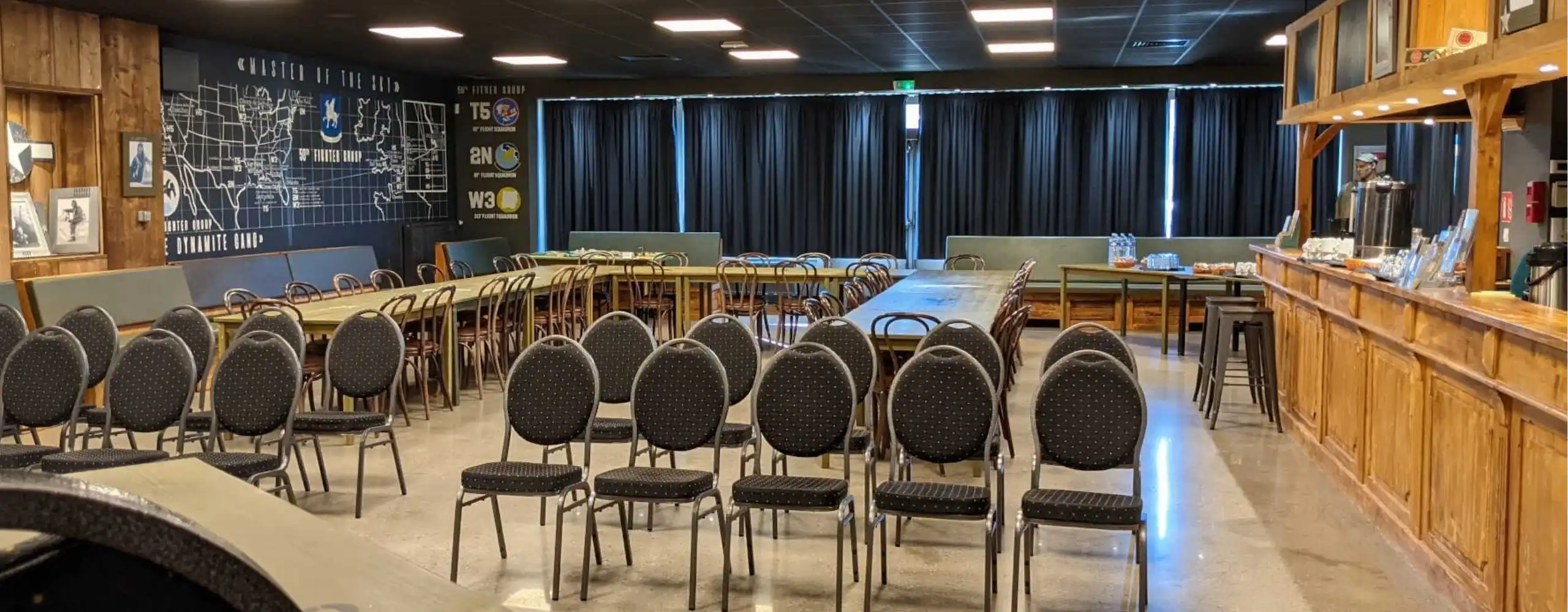 salle de conférence modulable au Normandy Victory Museum en Normandie avec différentes configurations salle de conférence modulable au Normandy Victory Museum en Normandie avec différentes configurations